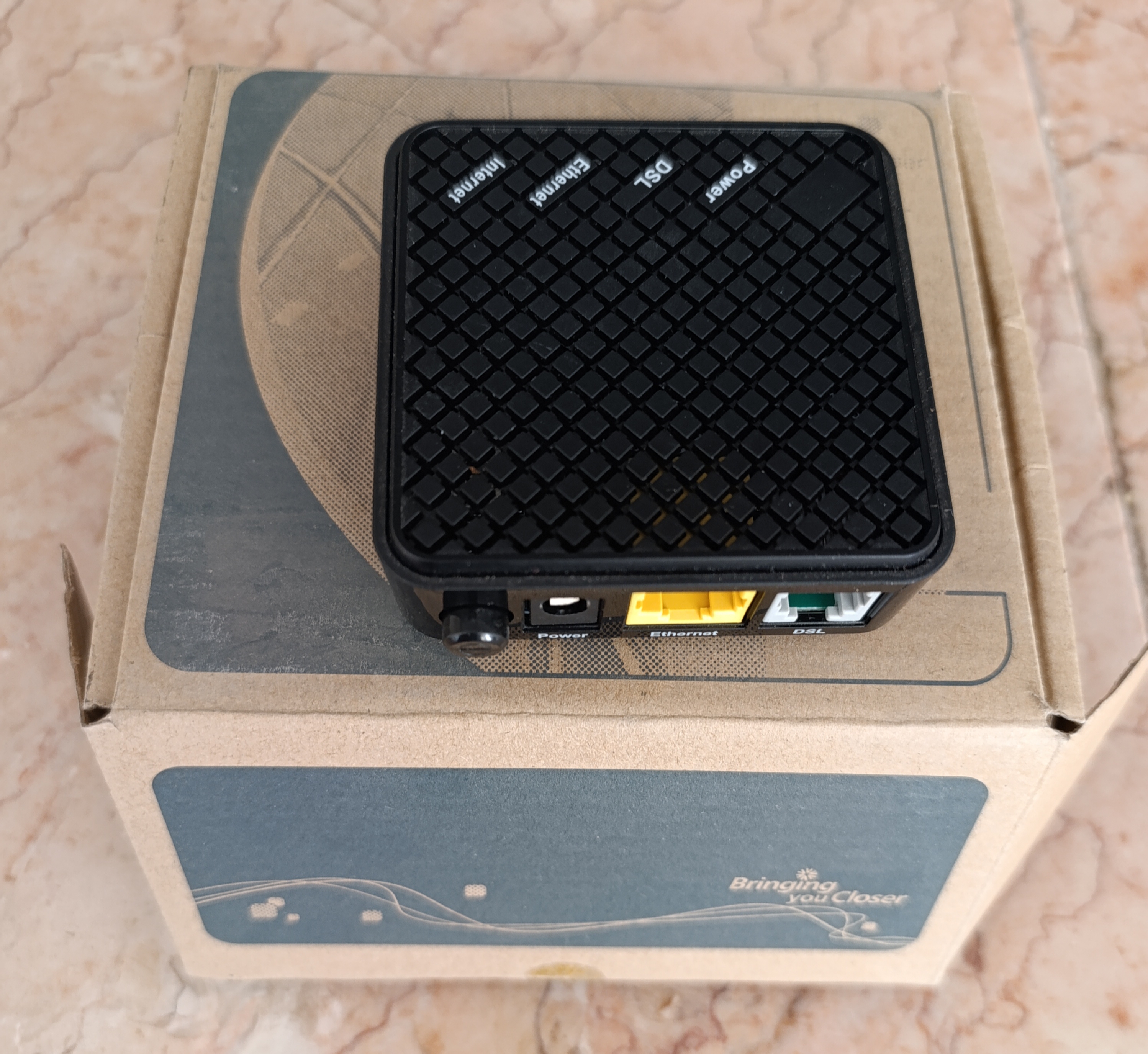 مودم روتر ADSL2+ ZTE مدل ZX-831