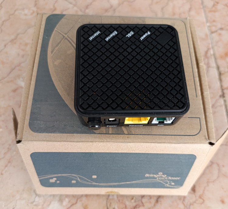 مودم روتر ADSL2+ ZTE مدل ZX-831